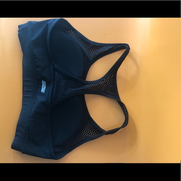 black sports bra - high support - Picture 2 of 4